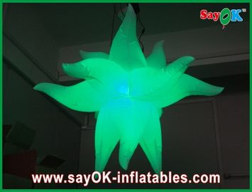 Luce gonfiabile gigante a prova di fuoco verde porpora delle stelle LED per le decorazioni del partito