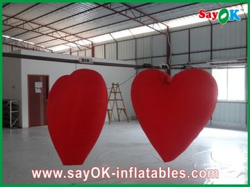 Grande cuore gonfiabile rosso adorabile con le luci principali per il festival, diametro 1.5M