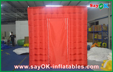 Cabina gonfiabile rossa della foto di 2 porte della tenda gonfiabile del cubo con uso d'apertura superiore del parco di divertimenti