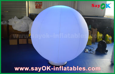 Pallone leggero gonfiabile su ordinazione di pubblicità di Commercail con la palla a terra