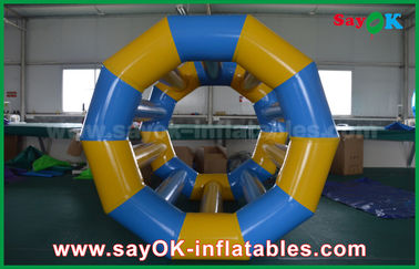 Galleria d'acqua gonfiabile giallo / blu divertenti giocattoli d'acqua gonfiabili giocattoli di piscina gonfiabili per parco acquatico