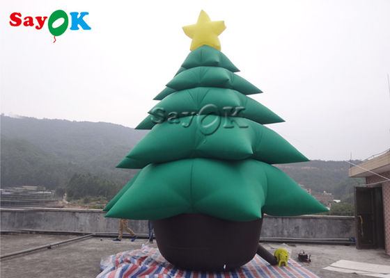 albero di Natale verde delle decorazioni gonfiabili di festa di 5m con gli ornamenti