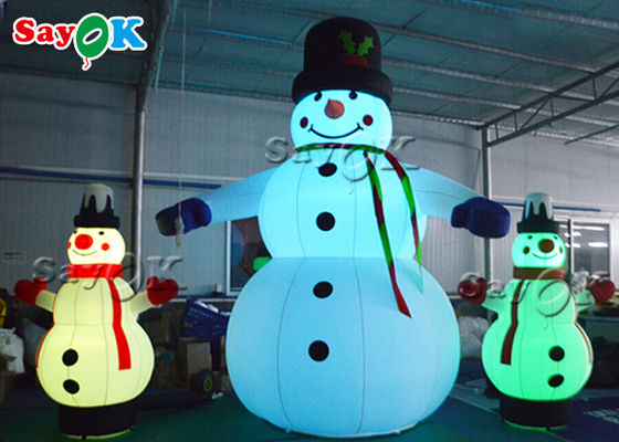 Il LED accende il pupazzo di neve gonfiabile di Natale per la decorazione dell'iarda