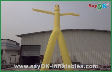 Uomo gonfiabile dell'aria che annuncia ballerino gonfiabile giallo For Sale di /Air del cielo delle gambe di 5m il doppio