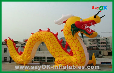 Personaggi dei cartoni animati gonfiabili del drago cinese gonfiabile giallo su ordinazione per le attività