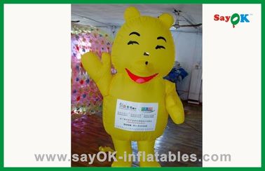 Personaggi pubblicitari gonfiabili personalizzati Orso gonfiabile giallo per parco acquatico