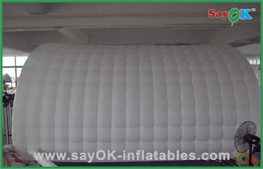 Tenda gonfiabile bianca impermeabile dell'aria di evento, tenda gonfiabile su misura dell'aria di Outwell del tunnel