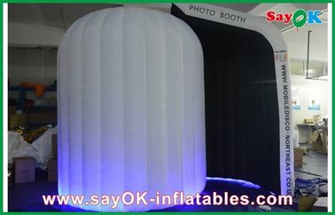 La pubblicità della cabina visualizza nero dentro il panno gonfiabile bianco di Oxford della cabina della foto per la festa nuziale