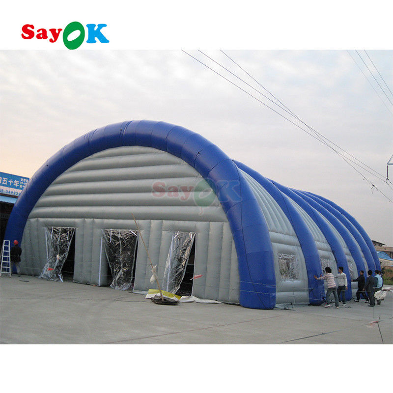 Sala sportiva gonfiabile Sayok Tenda del tunnel Grande stadio sportivo Tenda sportiva gonfiabile in PVC per esterni