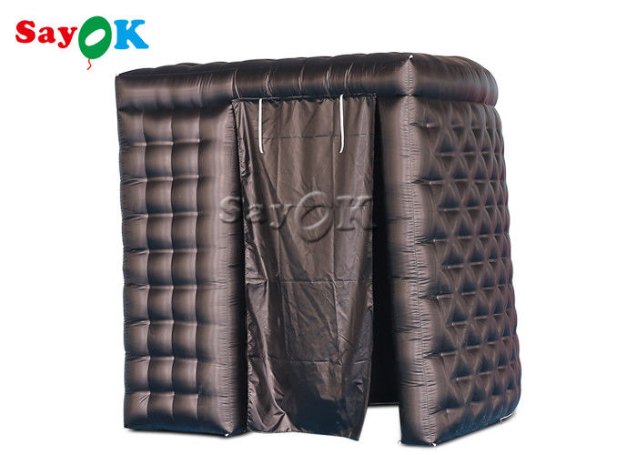 Porte curve gonfiabili nere gonfiabili della cabina della foto della tenda 2.4mH 7.87FT del partito doppie con la tenda