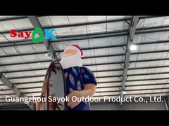 Decorazione natalizia hawaiana Modello Natale Papà Noel gonfiabile sulla spiaggia